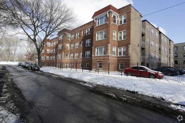 Building Photo - 2101 E 67th St