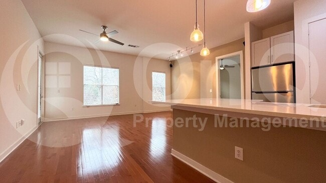 Building Photo - 2950 McKinney Ave