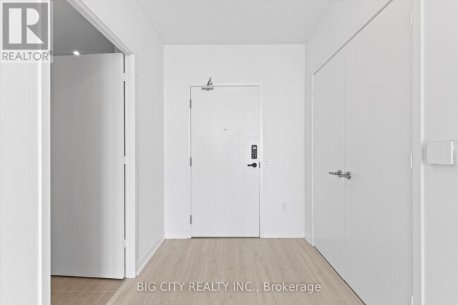 Photo du bâtiment - 3883-3883 Quartz Rd