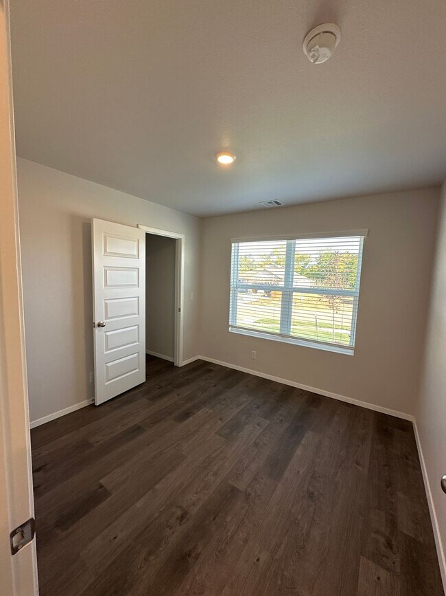 Foto del edificio - Now Pre-Leasing! Charming 4-Bedroom, 2-Bath Home in Broken Arrow