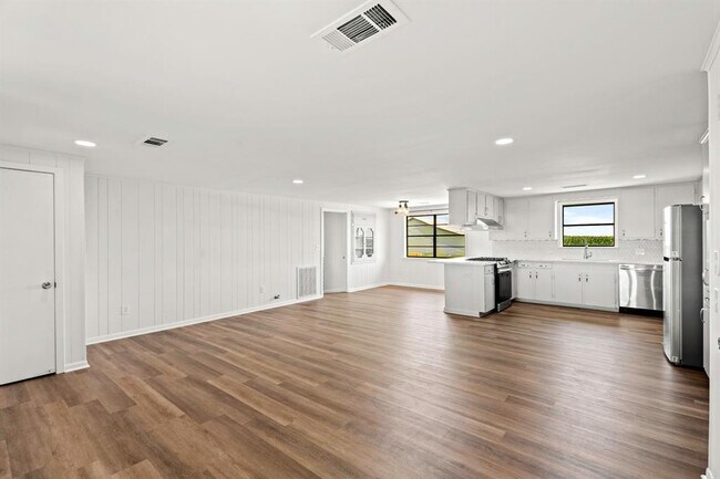 Foto del edificio - 2606 Long Ln