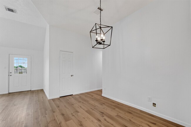 Foto del edificio - 7403 Oak Walk Dr
