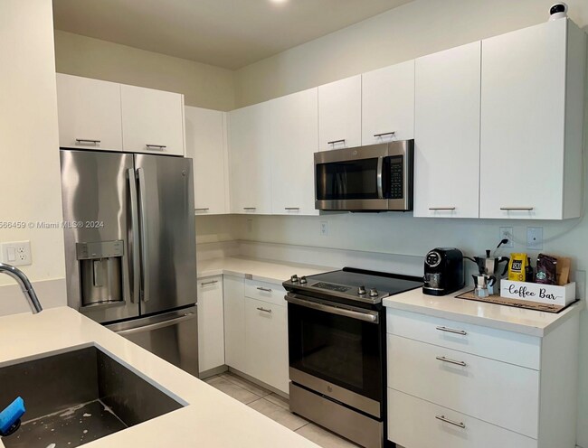 Foto del edificio - 4702 NW 83rd Path