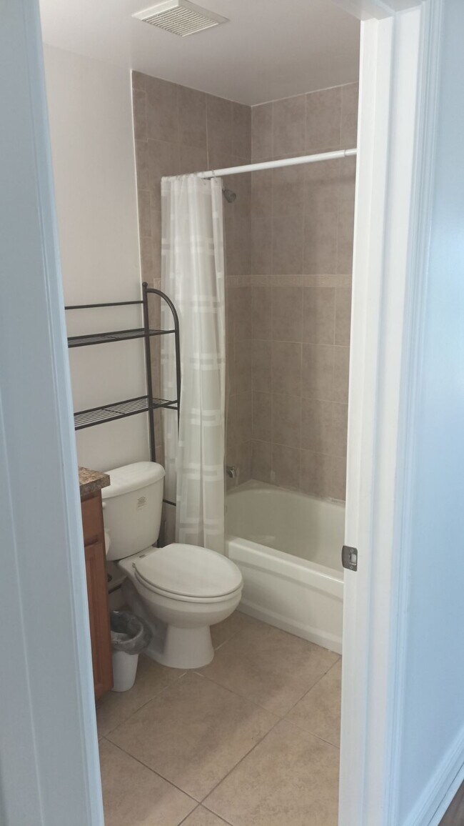 Photo - 3271 NE Indian River Dr Apartments