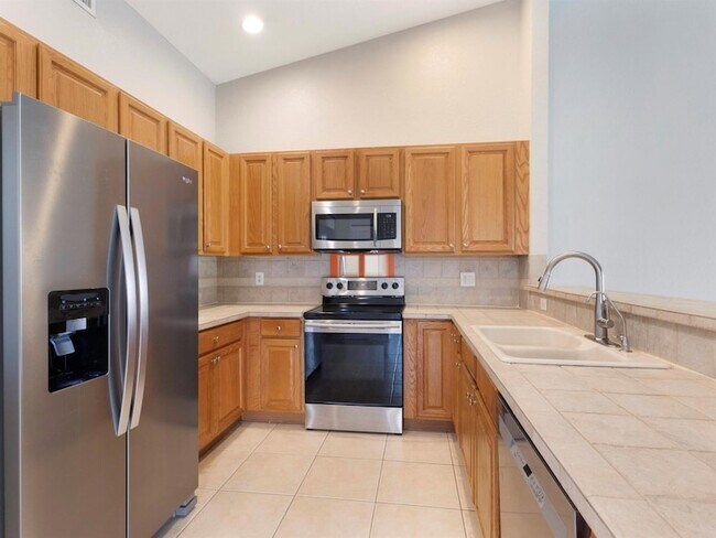 Foto del edificio - 219 Coral Trace Ln