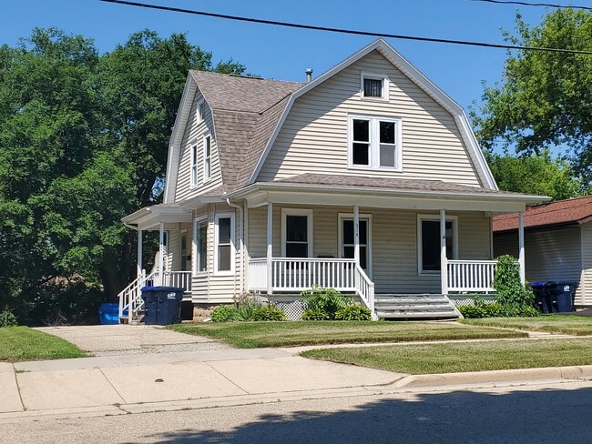 Building Photo - 314 S Hubbard St