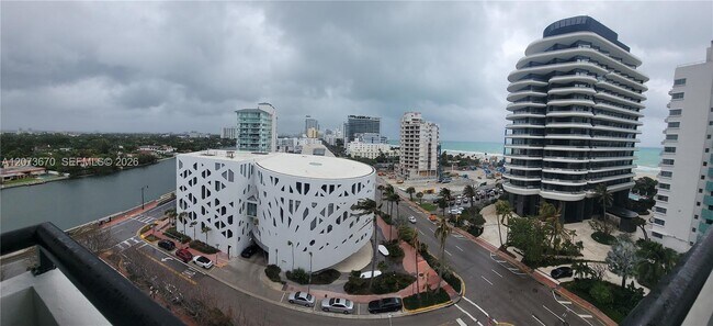 Building Photo - 3200 Collins Ave