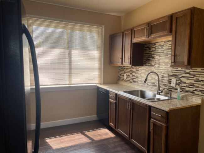 Building Photo - 8241 Ironwood St