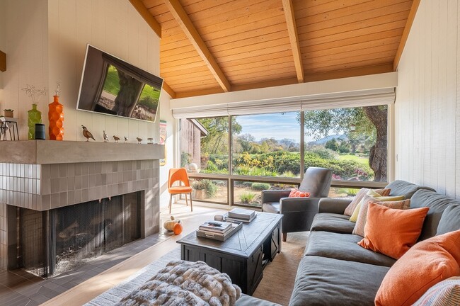 Living Room - 7026 Valley Greens Cir