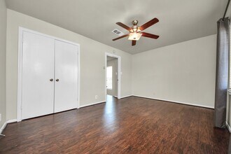 Building Photo - 6334 Chevy Chase Dr