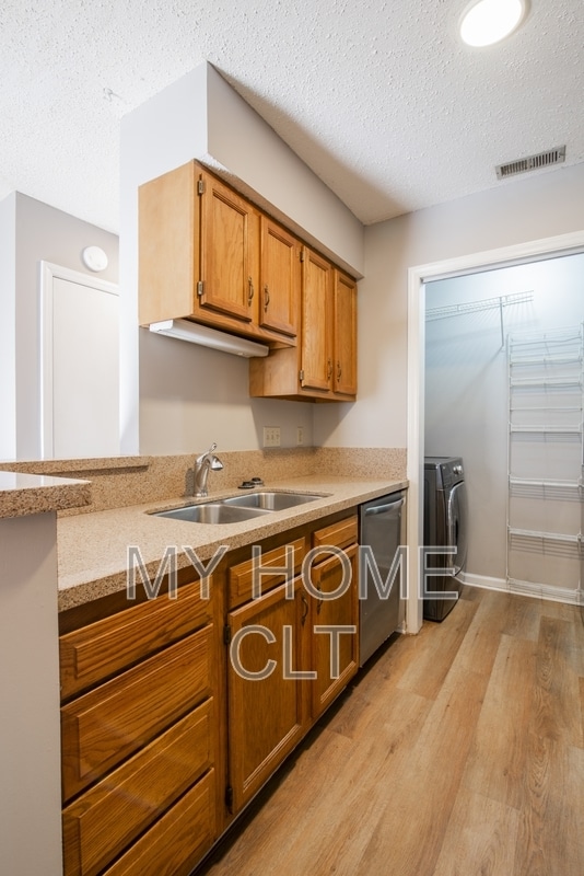 Building Photo - 8117 Tremaine Ct