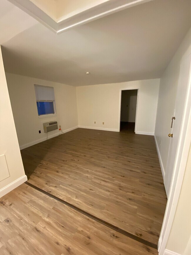 745 Main St Unit C8/9, Southington, CT 06479 Room for Rent in