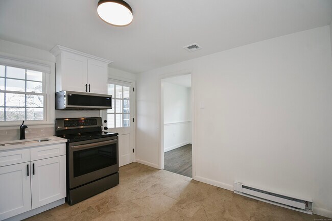 Foto del edificio - 320 Middletown Ave