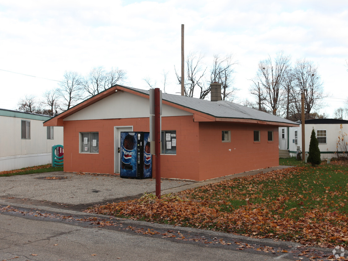 Primary Photo - Maple Knoll Mobile Home Park