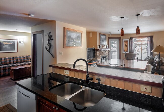 Foto del edificio - 12090 Big Cottonwood Canyon Road - 1