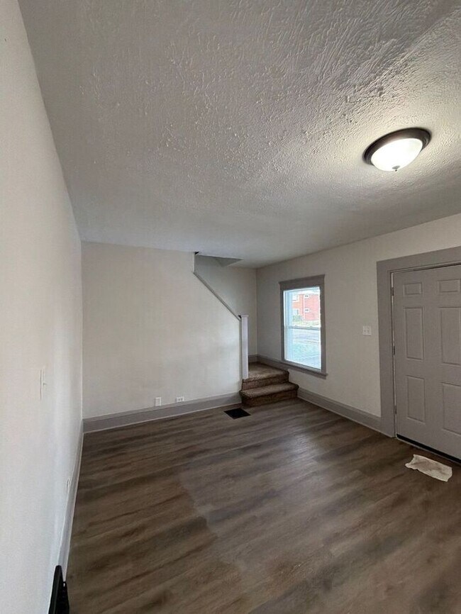 Foto del edificio - 1927 Merl Ave