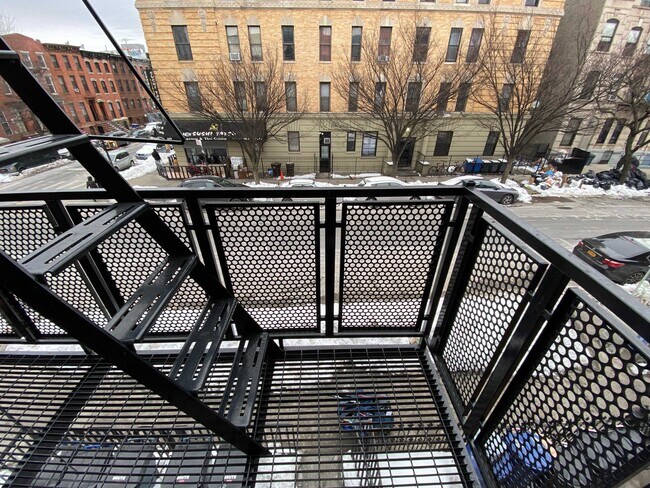 Foto del edificio - 1052 Dean St