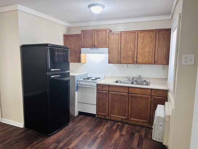 Kitchenette - 809 N Park St