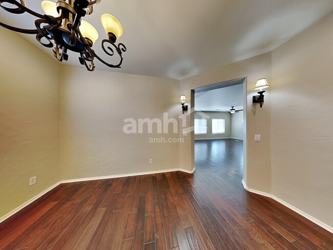 Foto del edificio - 2422 W Hunter Ct