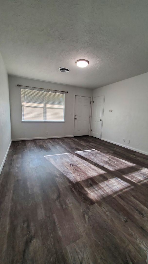 Foto del edificio - 2018 Cherokee Ln