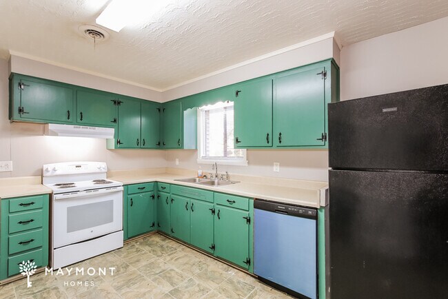Building Photo - 2017 Fernwood Cir