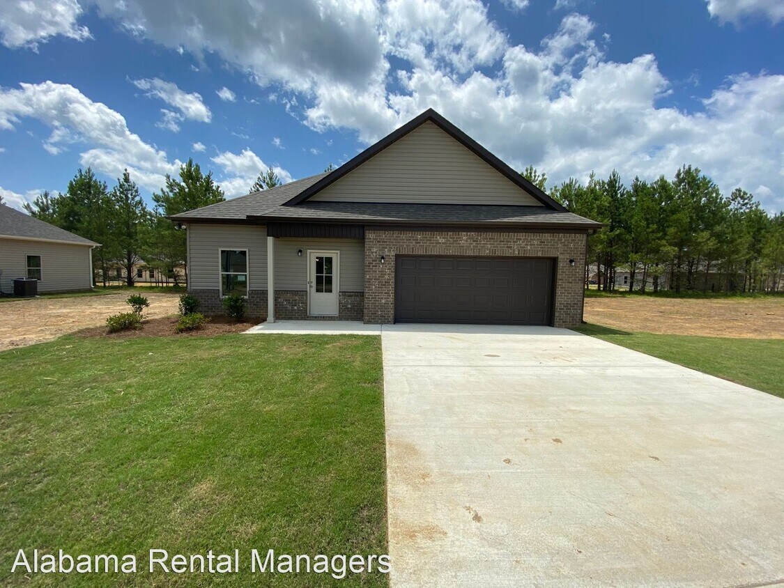 Primary Photo - 3 br, 2 bath House - 55 Water Oak Drive