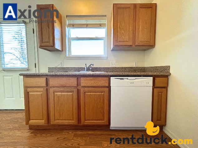 Building Photo - 465 Taft Ave