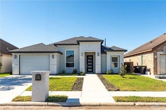 Building Photo - 608 Tierra Prometida St