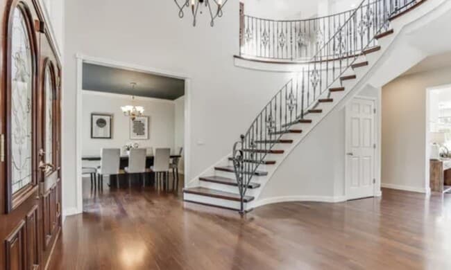 Building Photo - 985 Woodview Pl
