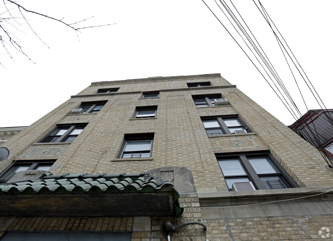 Building Photo - 2679 Briggs