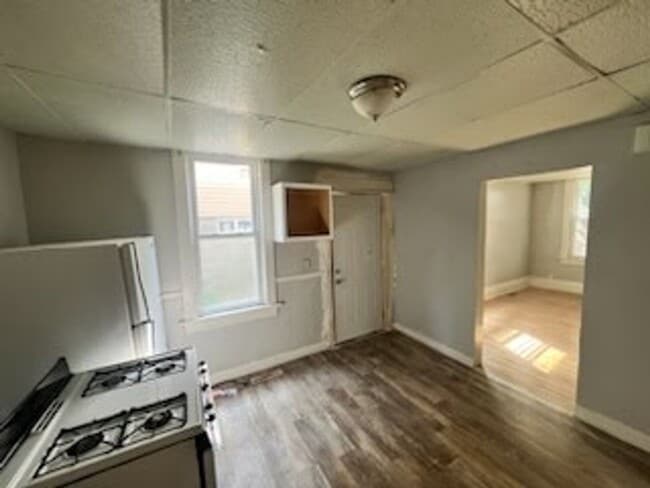 Building Photo - 2421 S 5th Pl