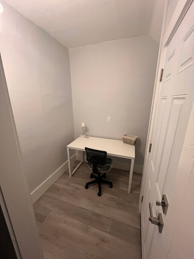 Oficina/Zona de trabajo pequeña - 36 Loker St