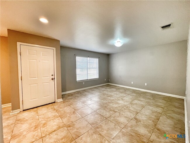 Building Photo - 1768 Kuehler Ave