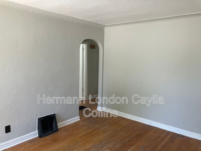 Foto del edificio - 10077 Dorothy Ave