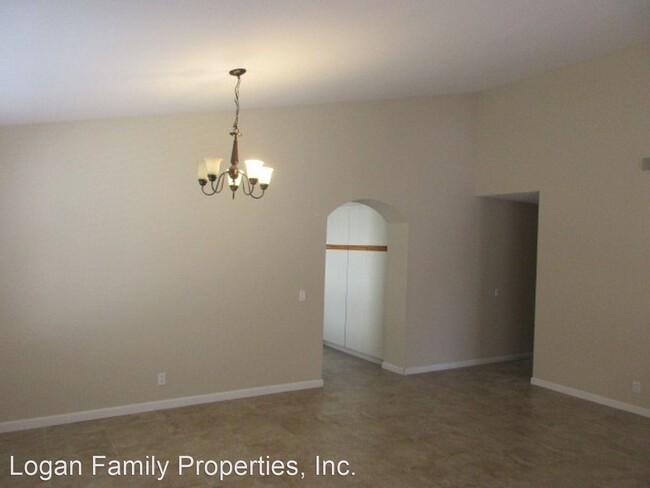 Building Photo - 3 br, 2 bath House - 11352 Redbud Court