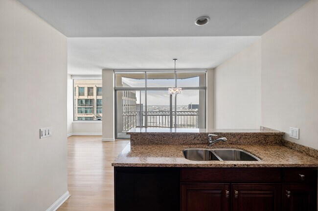 Foto del edificio - 21 E Huron St