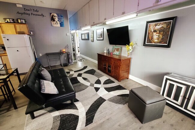 Building Photo - 318 107th St SW