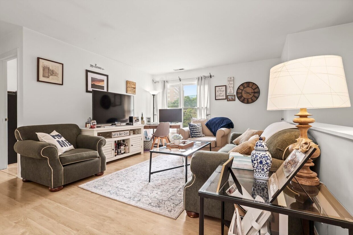 44 Pleasant St Unit 30, Stamford, CT 06901 Condo for Rent in Stamford