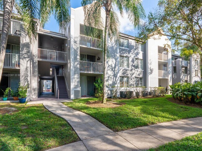 Building Photo - 720 SW 111th Ave