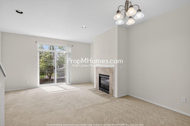 Foto del edificio - Spacious Three Bedroom Townhome in the Heart of Beaverton!