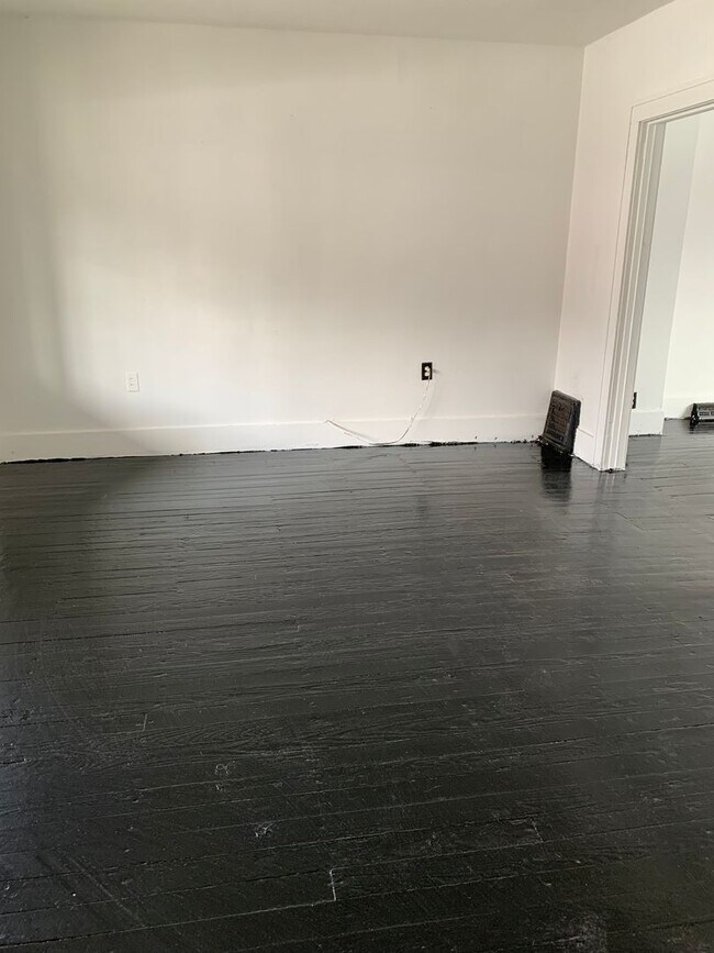 Foto del edificio - 718 Rosswell Ave