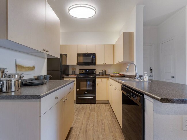 Fully Equipped Kitchen at Echo Ridge - Echo Ridge Apartments