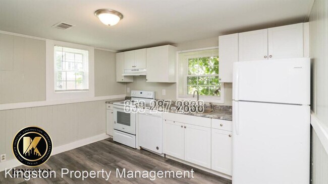 Building Photo - 3 br, 1 bath House - 377 Georgetown St