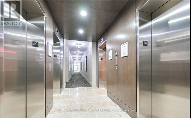 Photo du bâtiment - 620-635 HOLLYWOOD Ave
