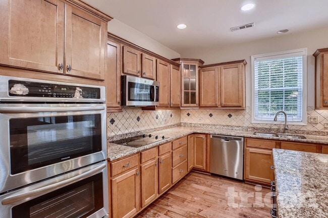 Building Photo - 341 Revolution Dr