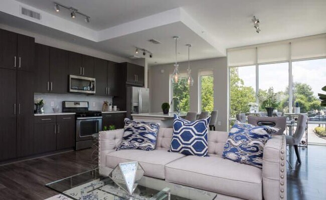 Building Photo - 2 bedroom in Atlanta GA 30309