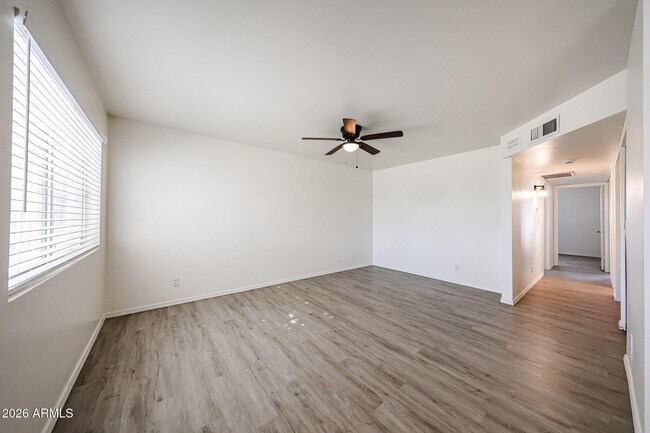 Building Photo - 2226 W Heatherbrae Dr