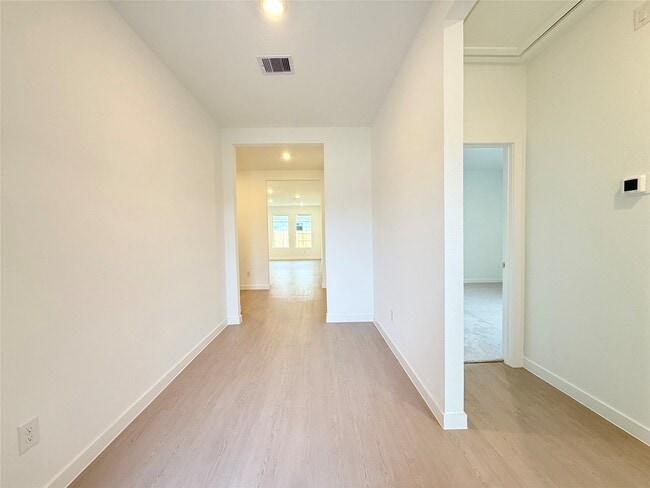 Building Photo - 3017 Waterwood Pass Dr