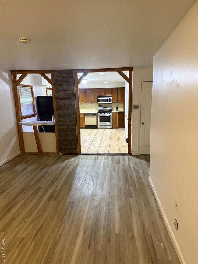 Foto del edificio - 178 Commack Rd