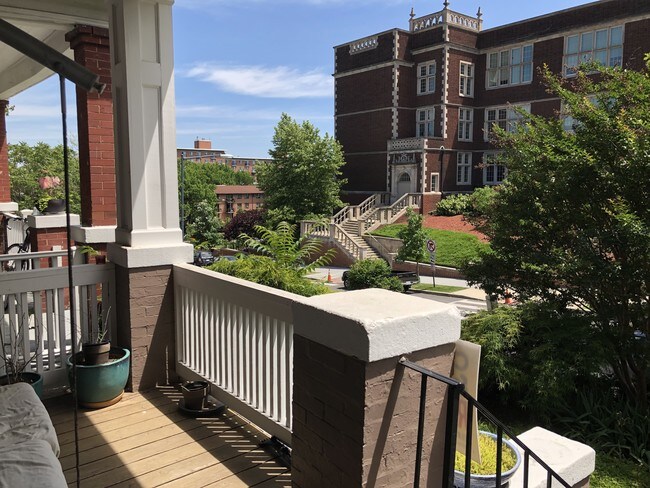 Foto del edificio - 1203 Clifton St NW